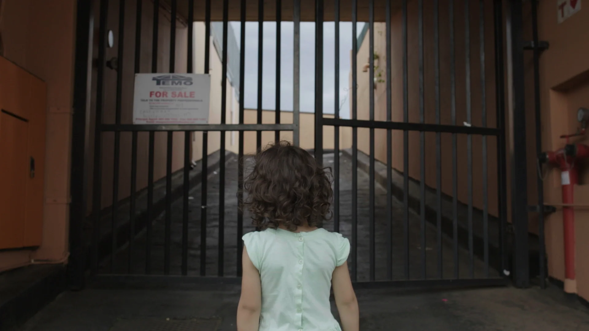 layan gate0.jpg
