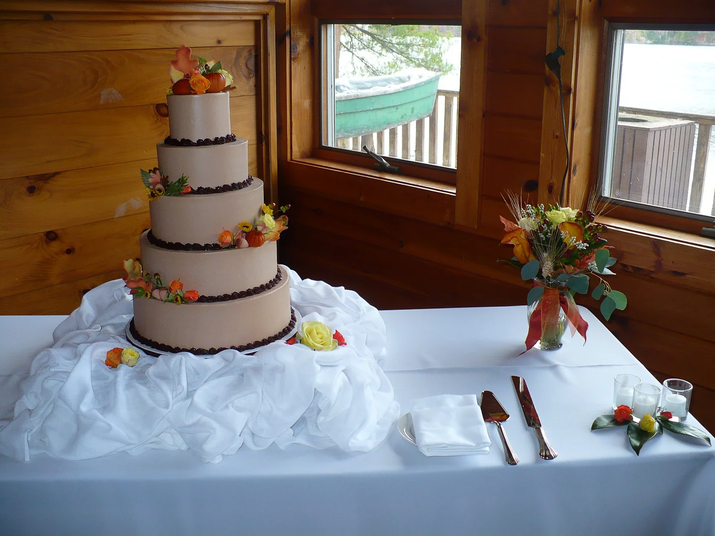 Cake Table (11).jpg