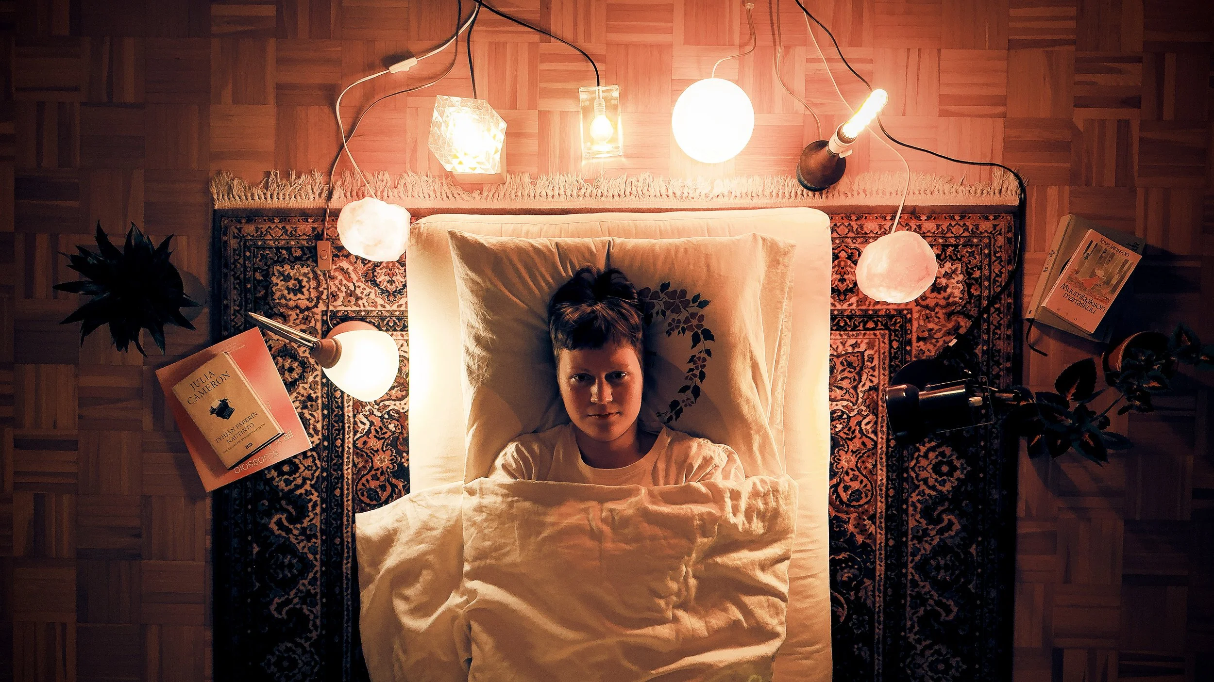 Iiris Tarnanen - Good Night Song (Official Music Video)