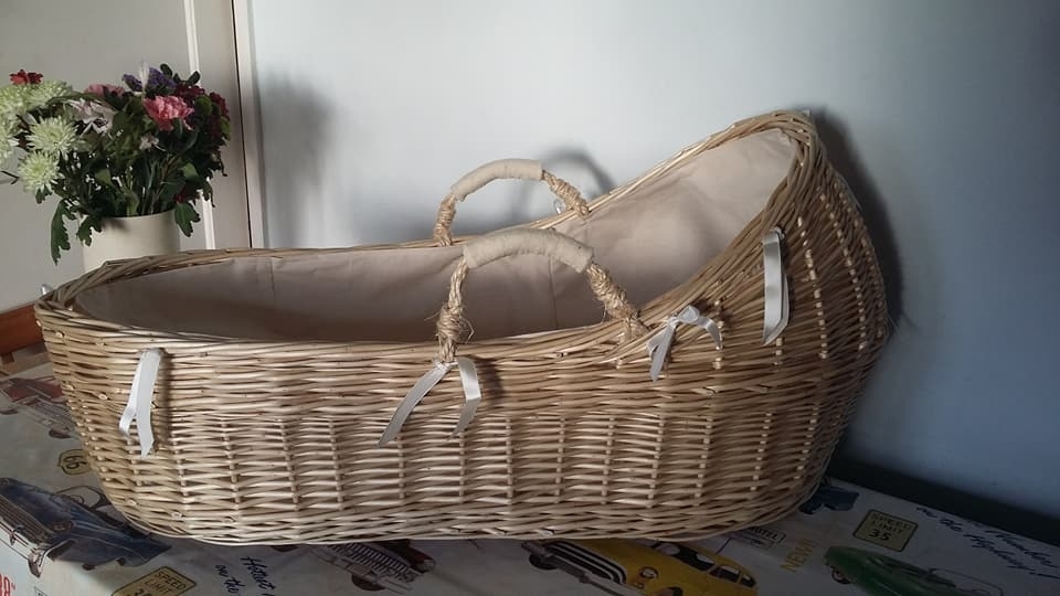 White Willow Baby's Crib £105 .with liner £125