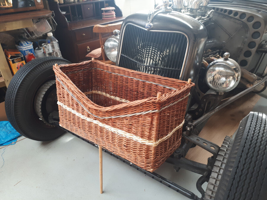 large v fronted willow basket.jpg