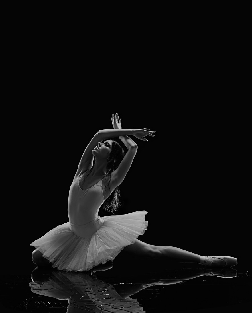 BLACK SWAN