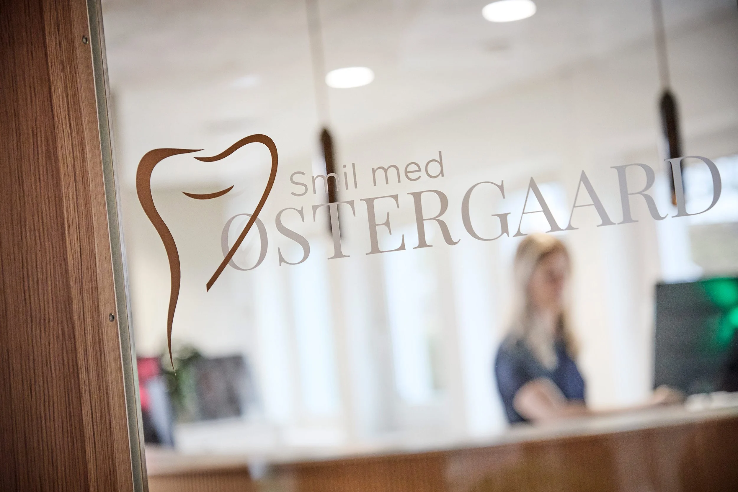  TANDLÆGERNE SMIL MED ØSTERGAARD / VIBORG 