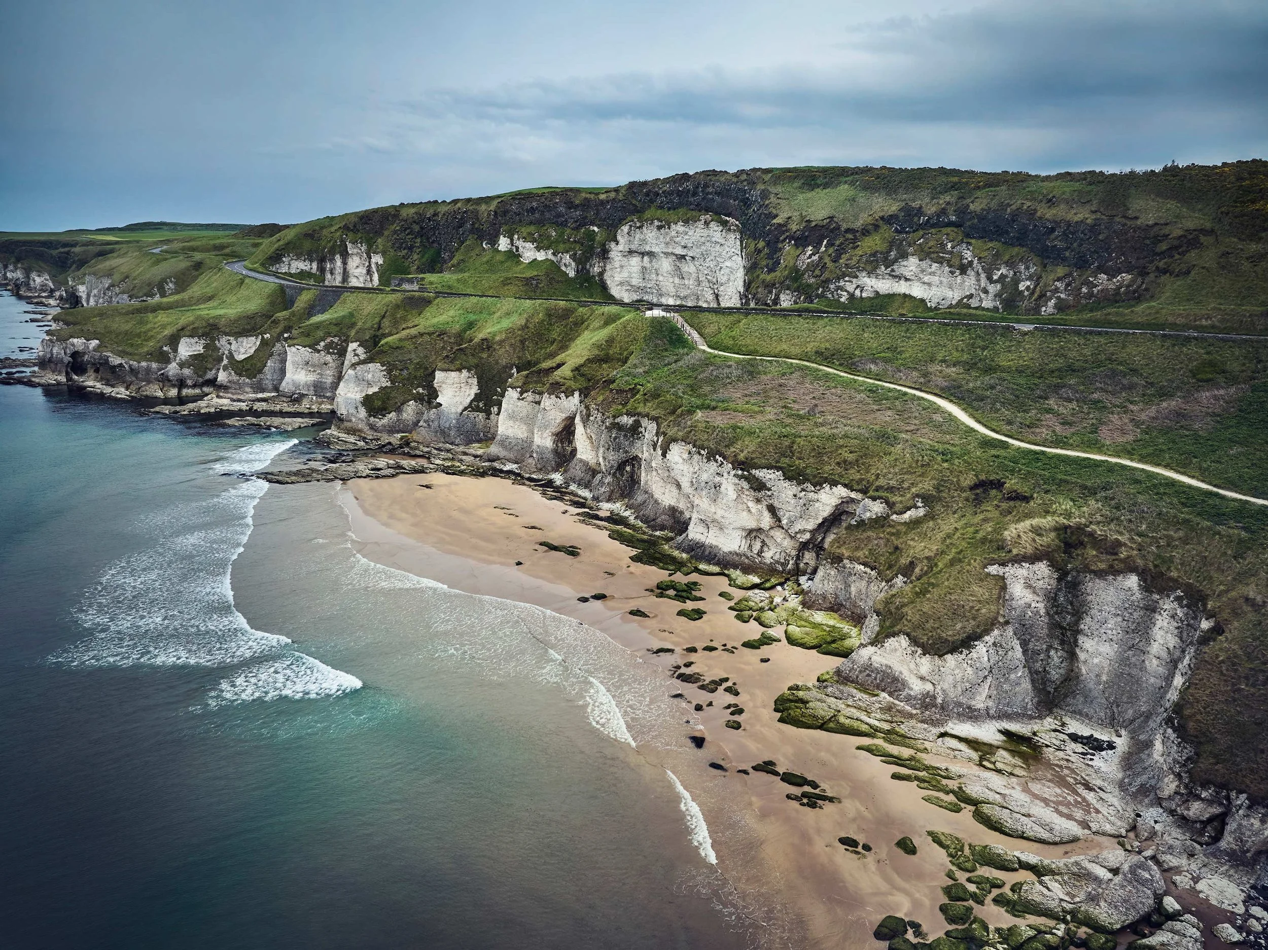 WHITE ROCKS BEACH / PORTRUSH / NORTHERN IRELAND 