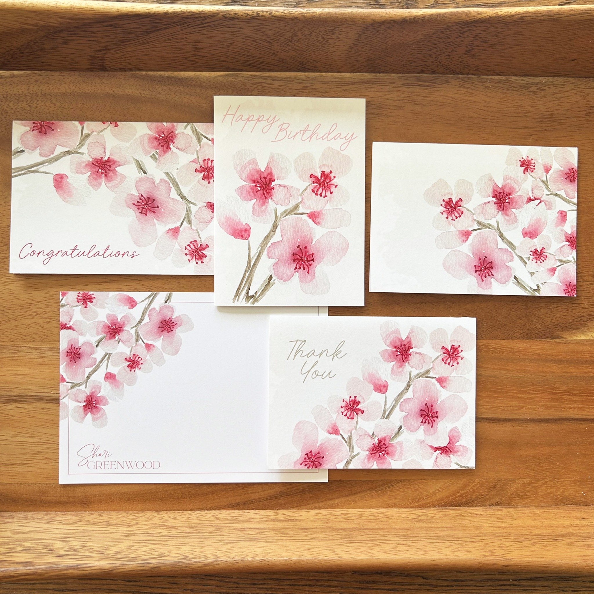 🌸 Who doesn't love a matching set?!

#cherryblossoms #cherryblossomset #stationeryset #watercolorstationery #customstationery #floralstationery #cafenotesandcompany #cafenotesco #watercolorstationery #snailmailart #greetingcards #shopsmall #womanown