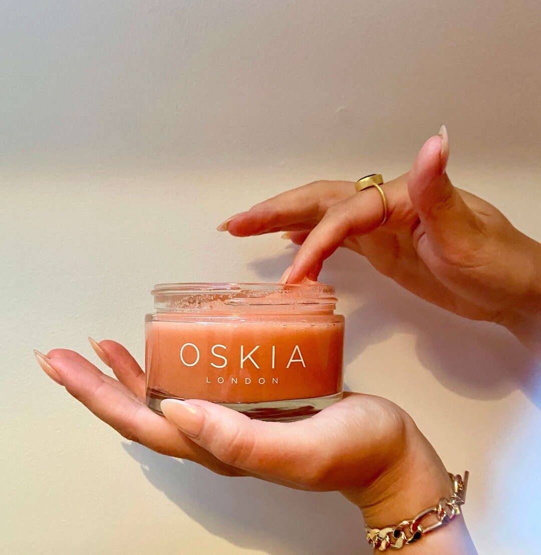 AD  I was recently sent a selection of Oskia's skincare. In addition, they also kindly gifted products from their Renaissance collection. The one product I was excited to use was the Renaissance body scrub.⠀⠀⠀⠀⠀⠀⠀⠀⠀
It's rich in vitamins, minerals, e