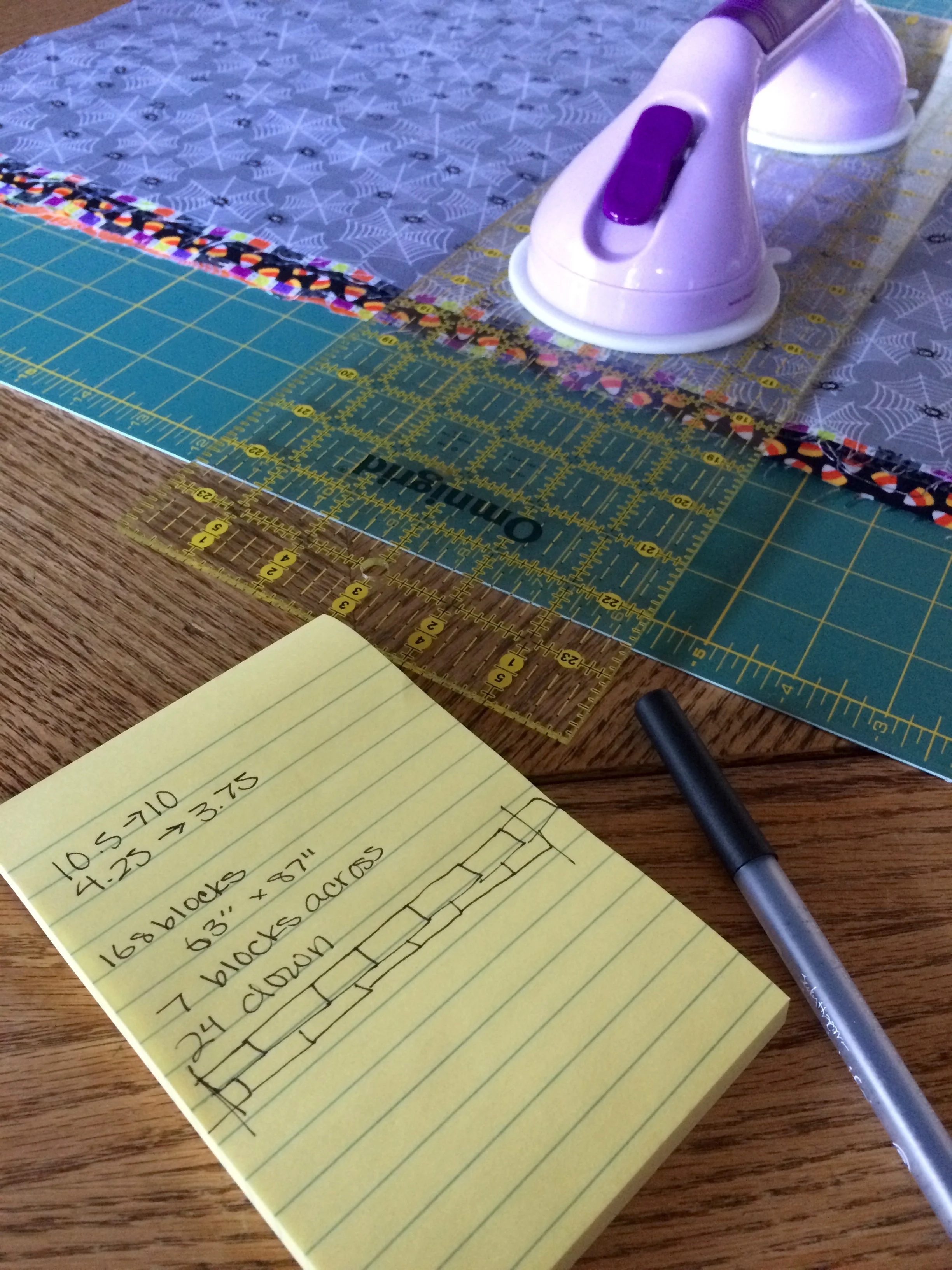 Halloween Brick Quilt | I designed this quilt to use an entire fat quarter bundle with minimal waste, the brick shaped rectangles are arranged so that I didn't have to match up any seams when piecing this patchwork quilt.