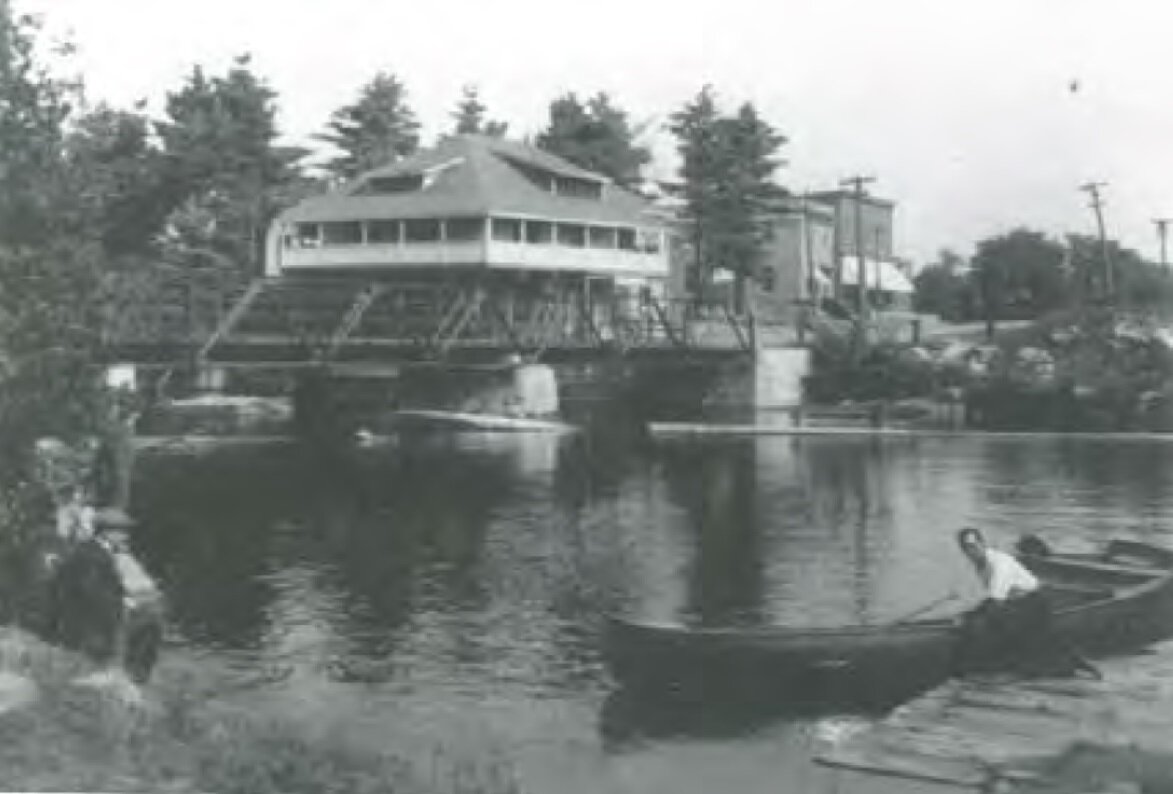  Boating on Lake Muskoka. Carr’s dance pavilion is in the background 