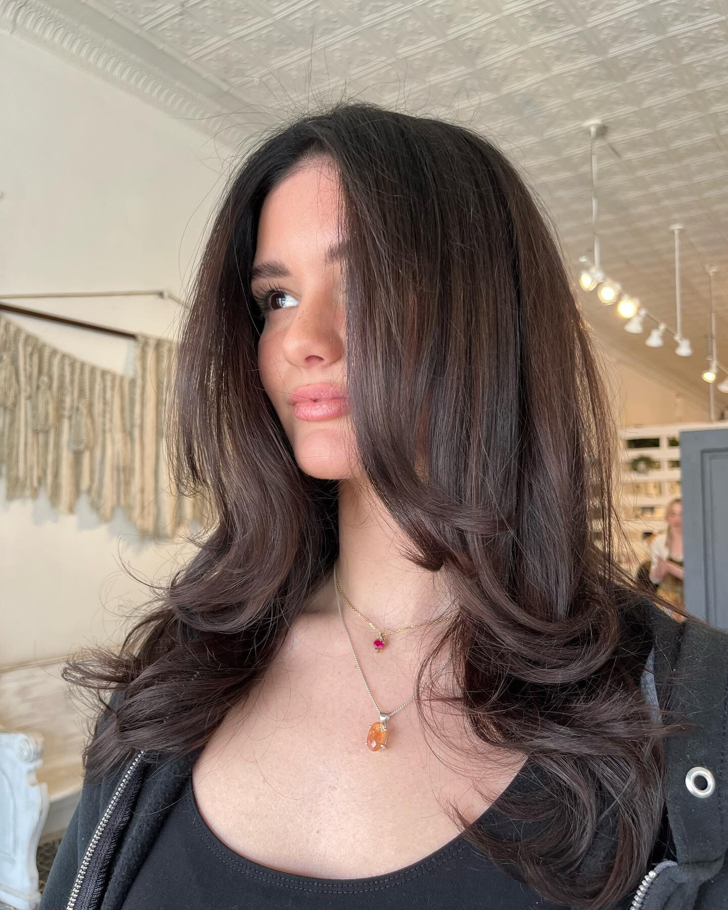 Life isn&rsquo;t perfect, but your hair can be 💇🏻&zwj;♀️
by @lilysharpstylist 

&bull;
.
.
#dandyhair #dandelionsalon #nashville #eastnashville #eastnashvillehair #nashville #nashvillehair #nashvillestylist #eastnash #goldwell #goldwellcolor #redke