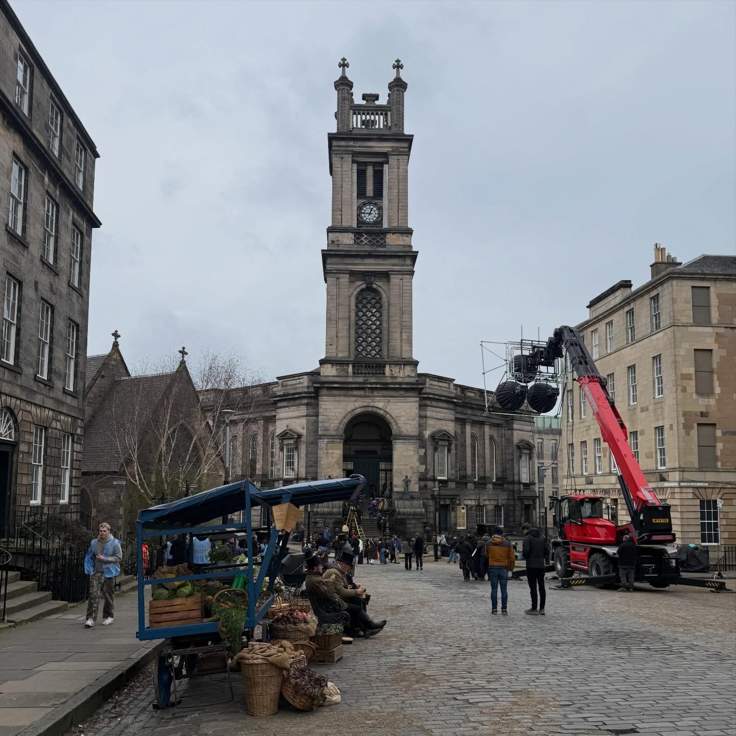 Filming in Stockbridge 🎬

Vincent Place was transformed into an 1870s Edinburgh set as scenes were filmed for @thebuccaneersappletv 

Horse-drawn carriages, costumed extras and a full production crew took over the street outside St Stephen&rsquo;s, 