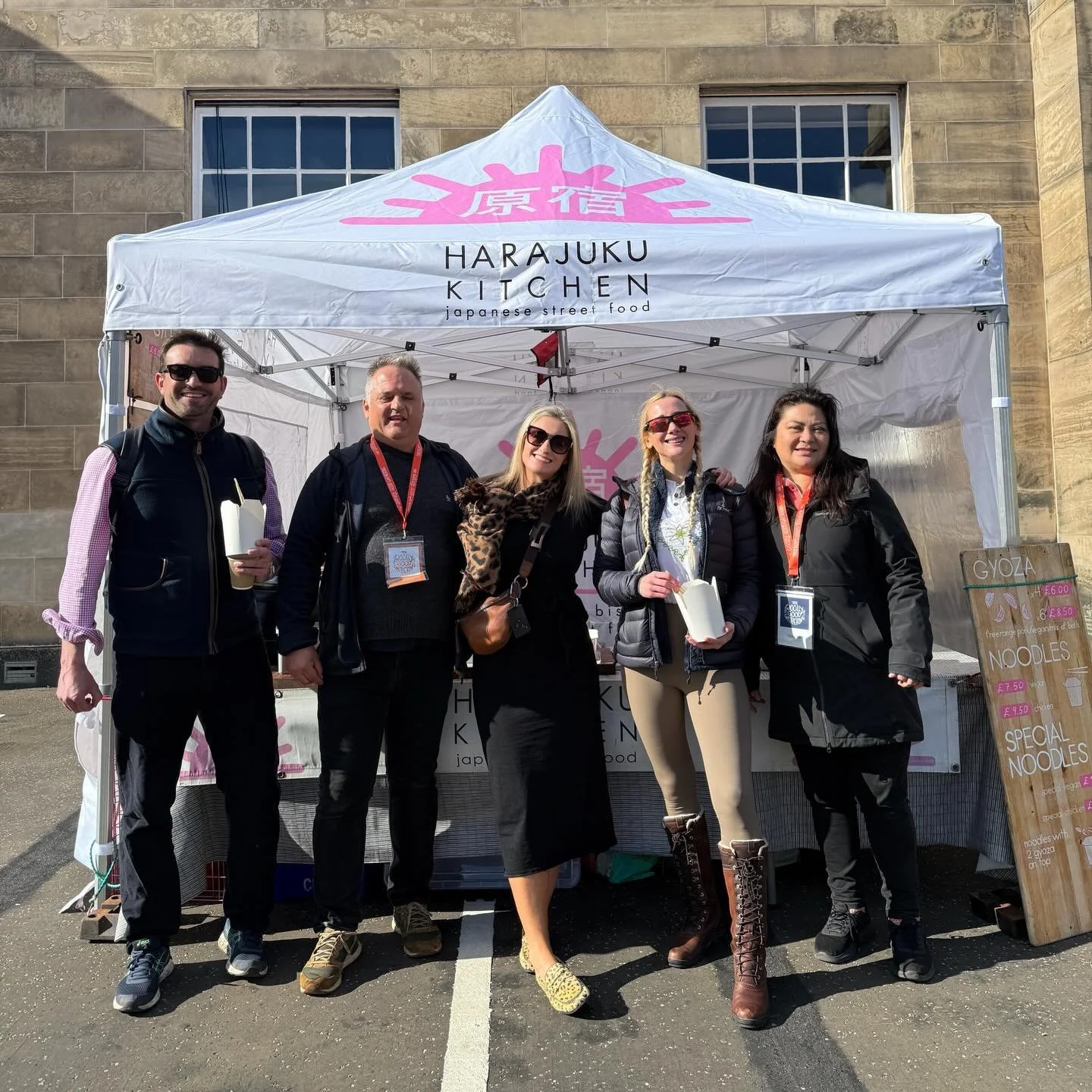What a jampacked weekend from checking out the @woollygoodedinburgh at @edinburghacad with my friend Kaori who had a @harajukustreetfood stand there &amp; our friend Elaine of @electrek.explorer also popped along to say hello &amp; we enjoyed some gy