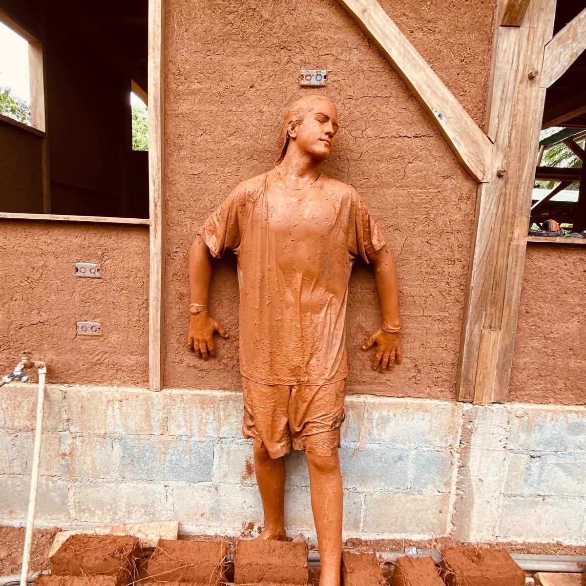 A haiku to start your weekend. 

Mud, dirt, soil, earth
We depend on you so much
Thank you for your gift

We just said goodbye to an amazing crew of natural building workshop students who took a class taught in Spanish by lead instructor and Costa Ri
