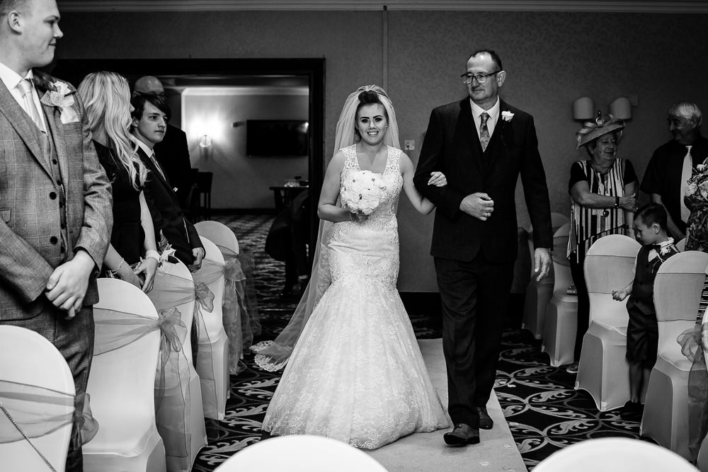 Cheryl-Rob-Marriot-Worsley-Wedding-Photographer-13.jpg