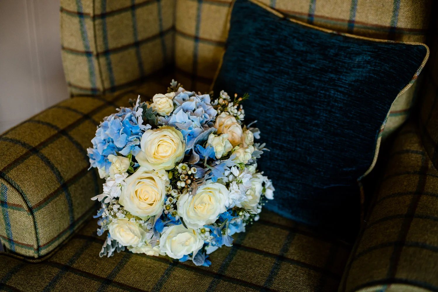 claire-damien-mitton-hall-05.jpg