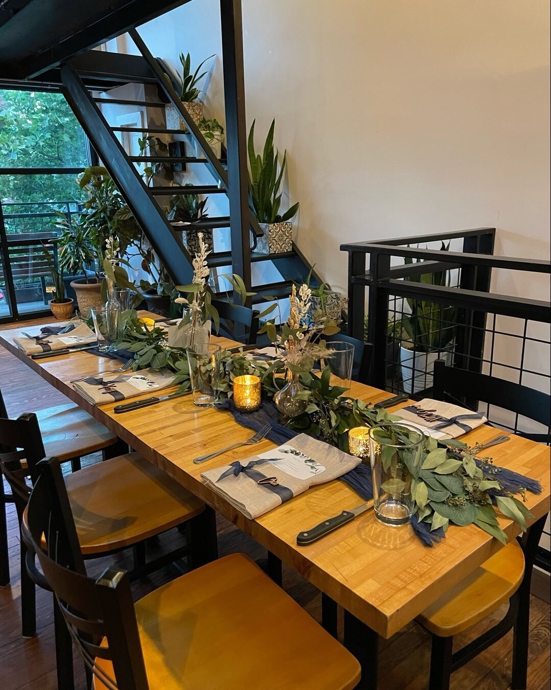 Let&rsquo;s party! Industrial, rustic, and cozy, our second floor dining room is perfect for intimate private events. You and your guests will feel right at home with a top notch service. Our chef creates custom menus based on your needs and budget a