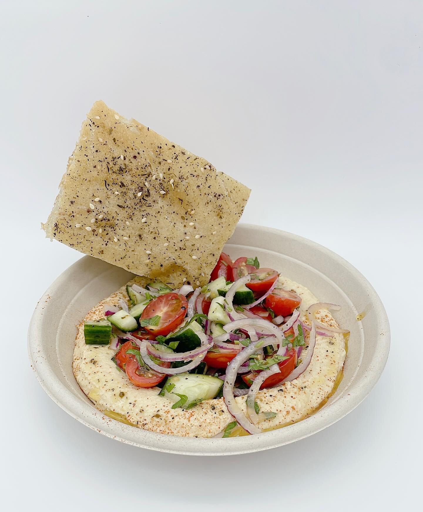 Hot and humid summer days in DC calls for our hummus bowl and lemonade!  Add a shot of your favorite booze, it is almost the weekend! #summereats #sospesoUM #hummusbowl #fresheats