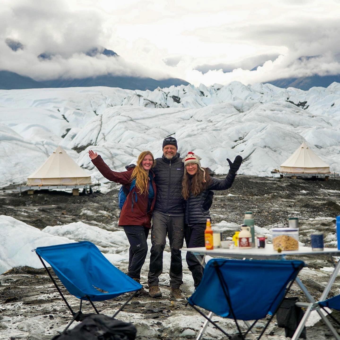 All smiles at Glacier Camp😆😍
.
.
.

#alpenglow #luxurycamping #glamping  #alaska #alaskalife #matanuskaglacier #glacier #exposure #adventure #explore #livemore #exploremore #alaskaliving #alaskaadventure #glaciercamp #summer23 #alaskaglamping #alas