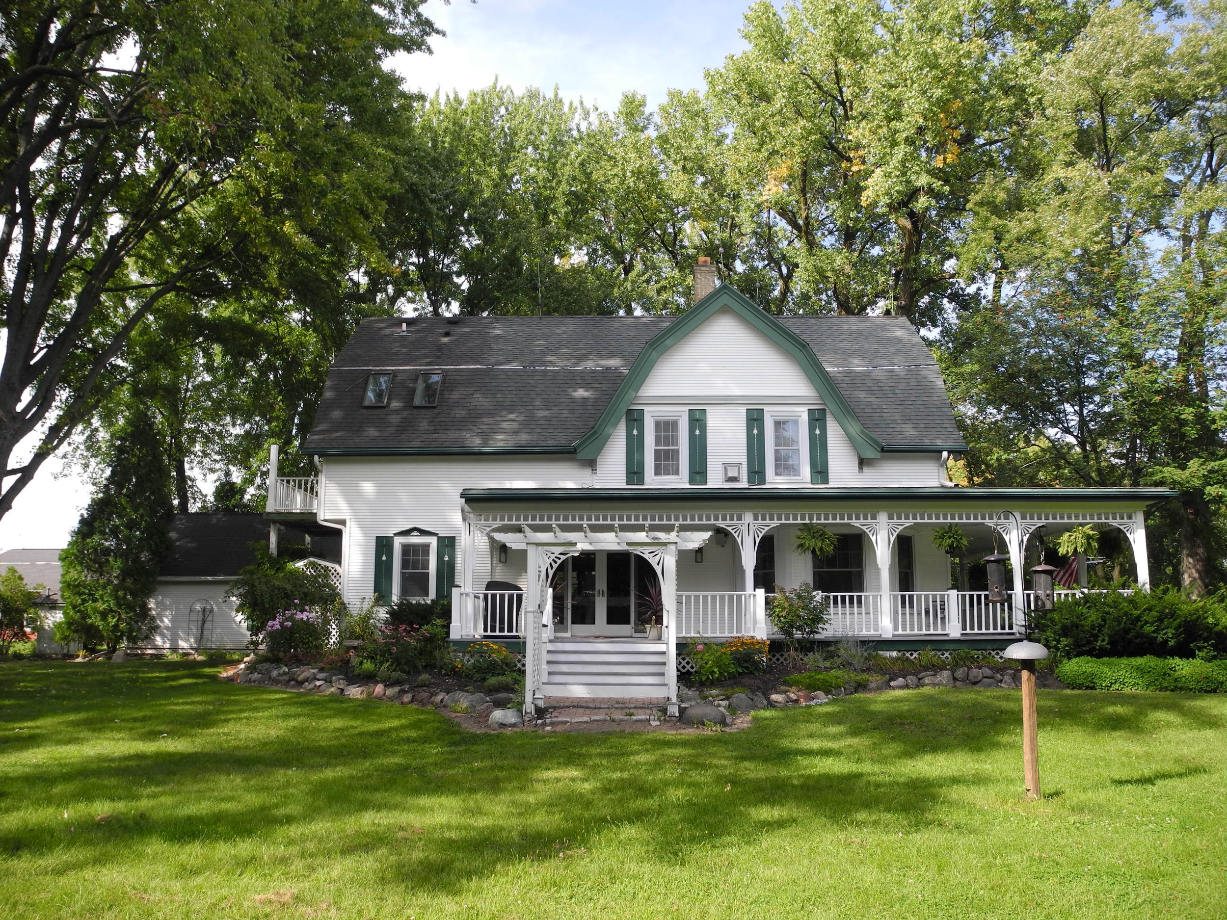 Classic Wisconsin homes and countryside residential locations scouted by Wisconsin location scout and location manager Stephanie Bartz