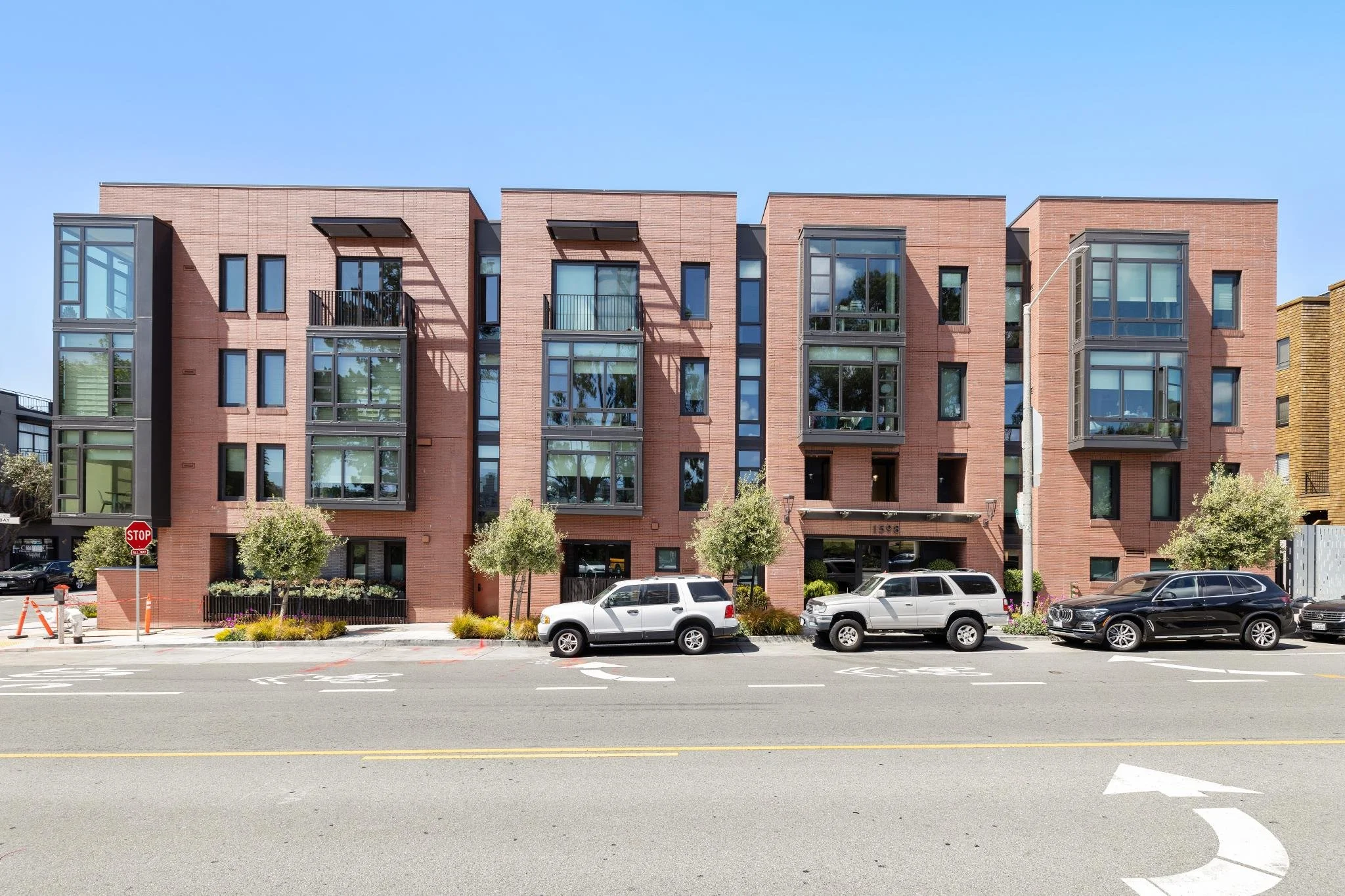 1598 BAY STREET No.104