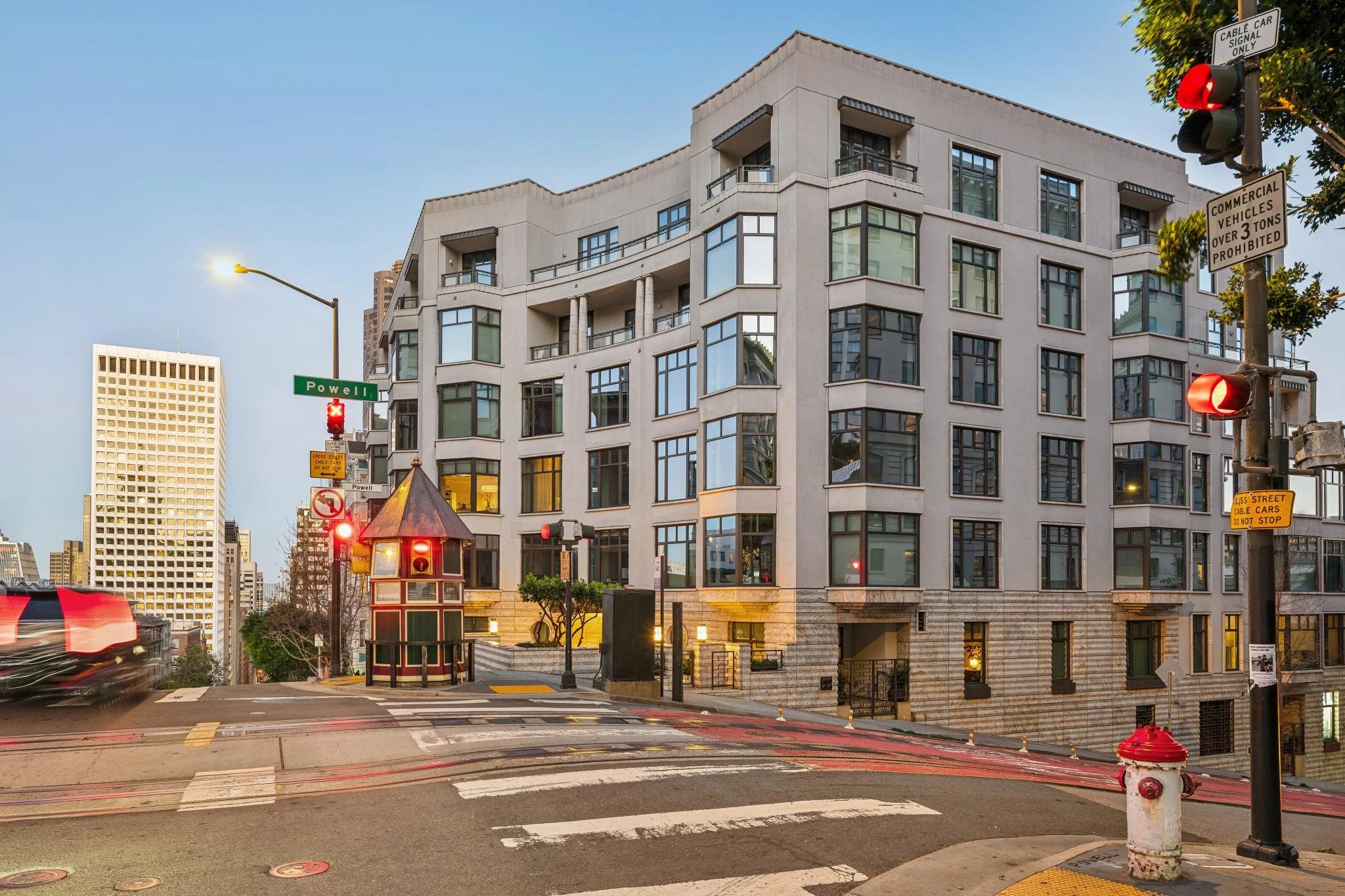 106-875-california-street-703.89000.pcom.001.web.jpg