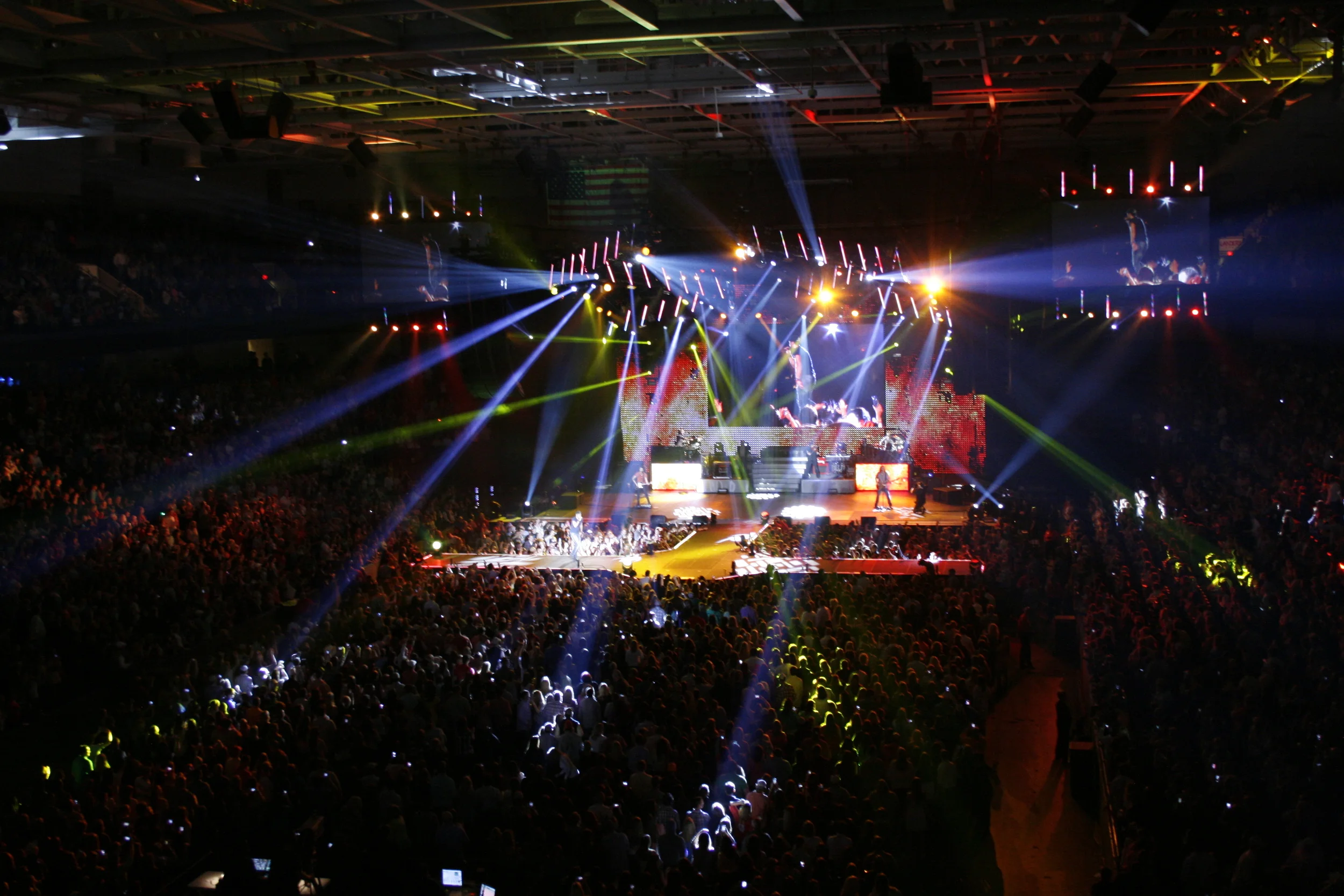 2013-luke-bryan-tour-1.jpg