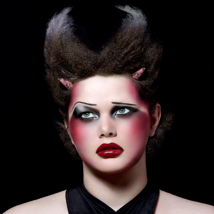 Elaine Jones photographed by Albert Sanchez for On Makeup Magazine