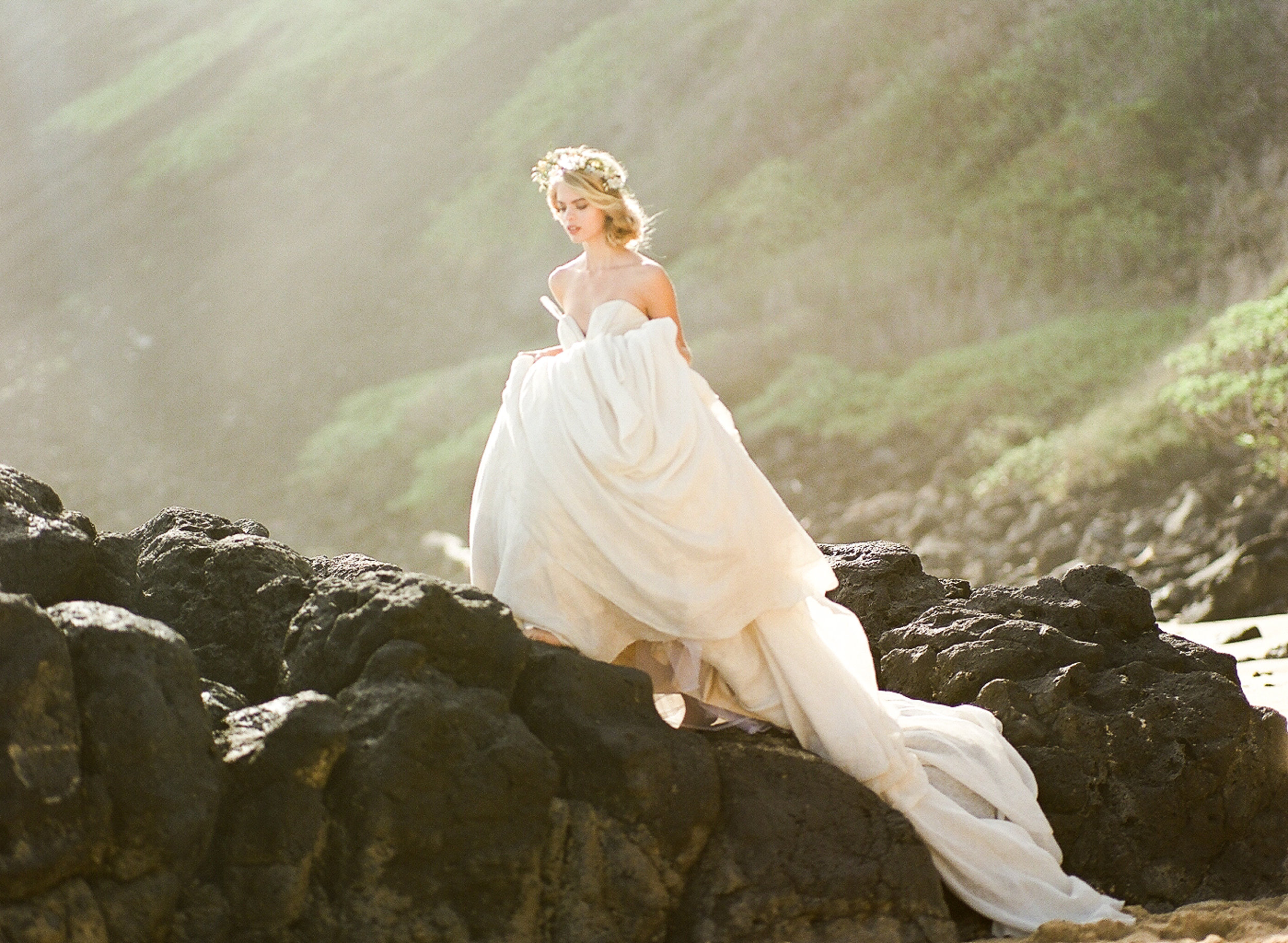 Bonphotage Fine Art Photography - Hawaii Bridal Editorial with Utterly Engaged Magazine 
