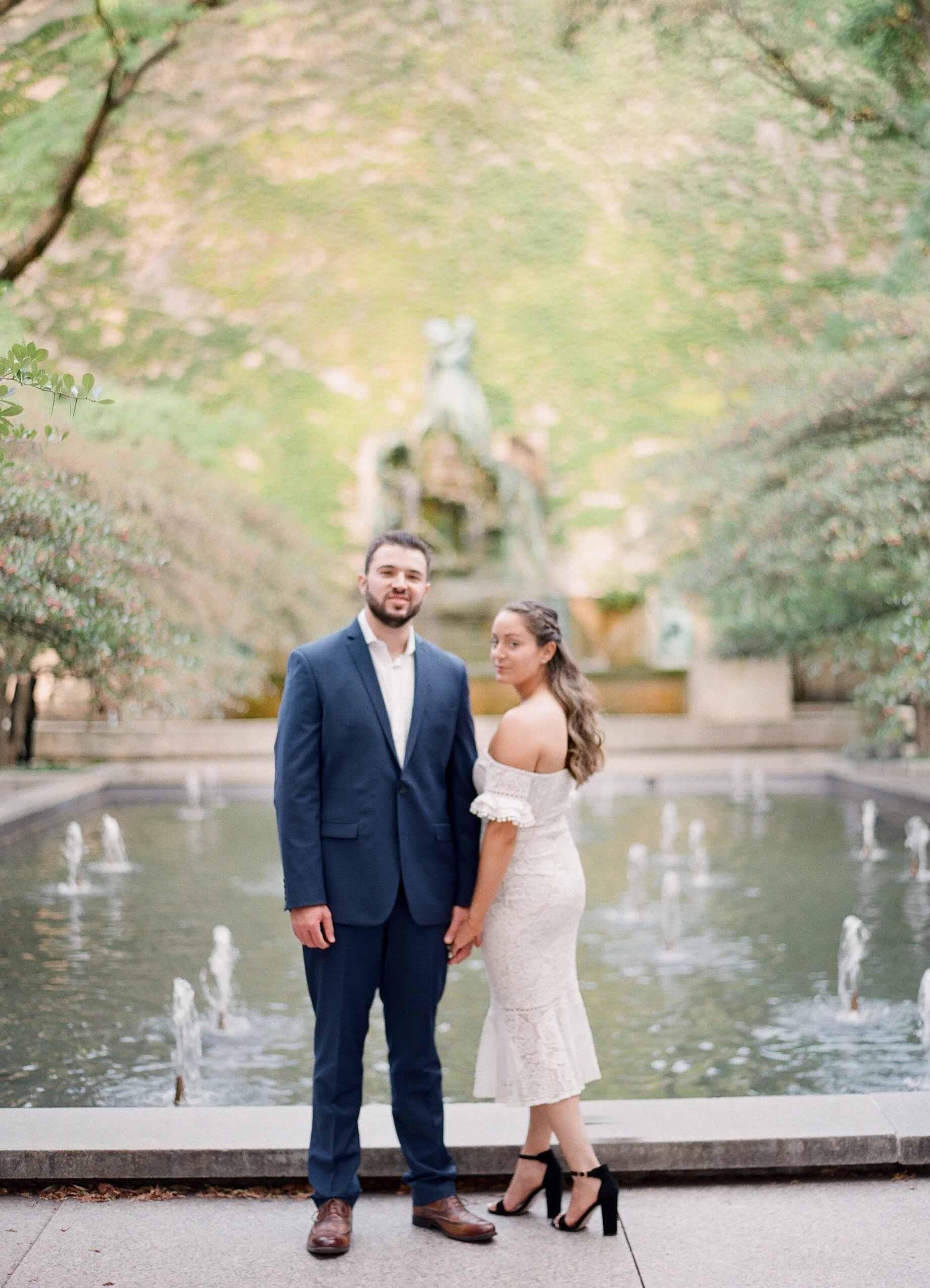Bonphotage Chicago Art Institute Engagement Session - Alli &amp; Chris 