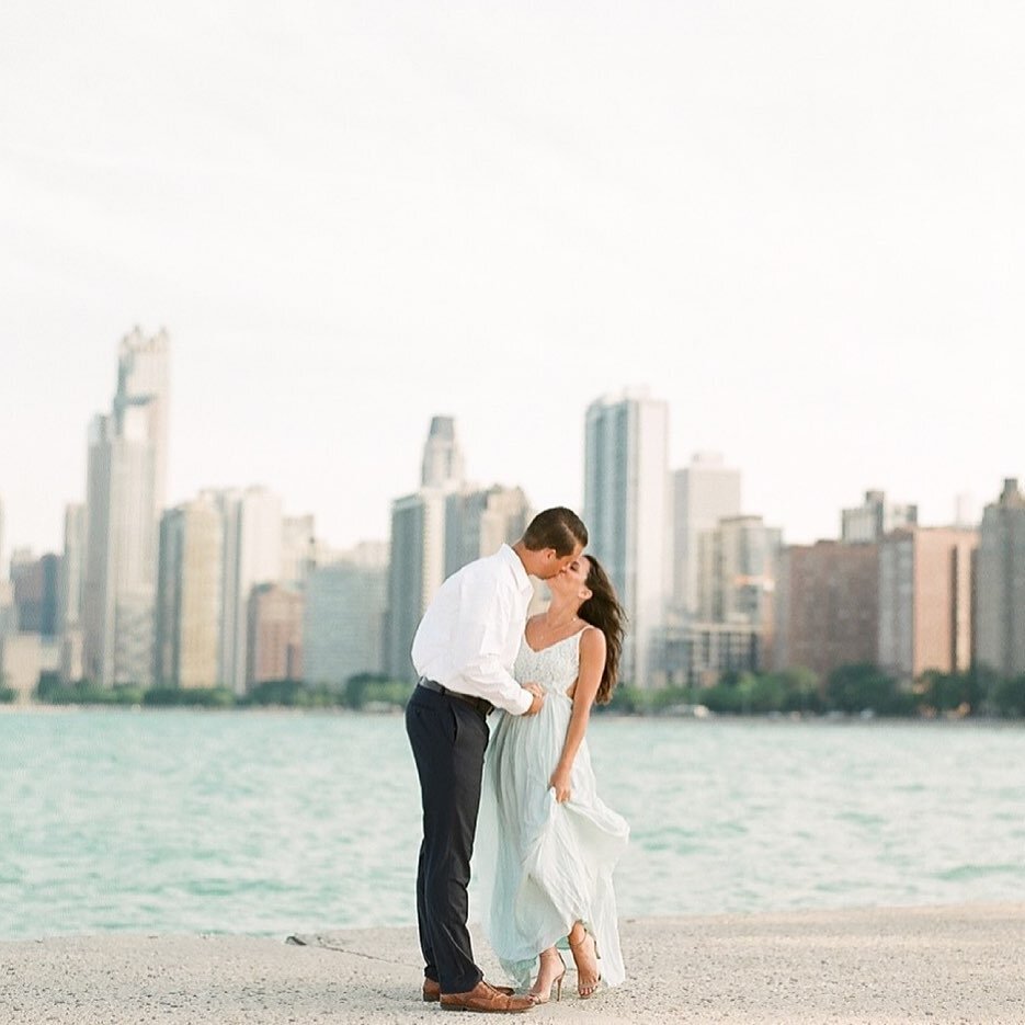 Sundays ❤️ 
.
.
#chicagoengagementphotographer #chicagofilmphotographer #contax645 #theknot #bonphotage #fuji400h #ishootfujifilm #californiafilmphotographer  #fineartwedding #smpweddings #soloverly #ohwowyes #thatsdarling #weddinginspo #californiawe