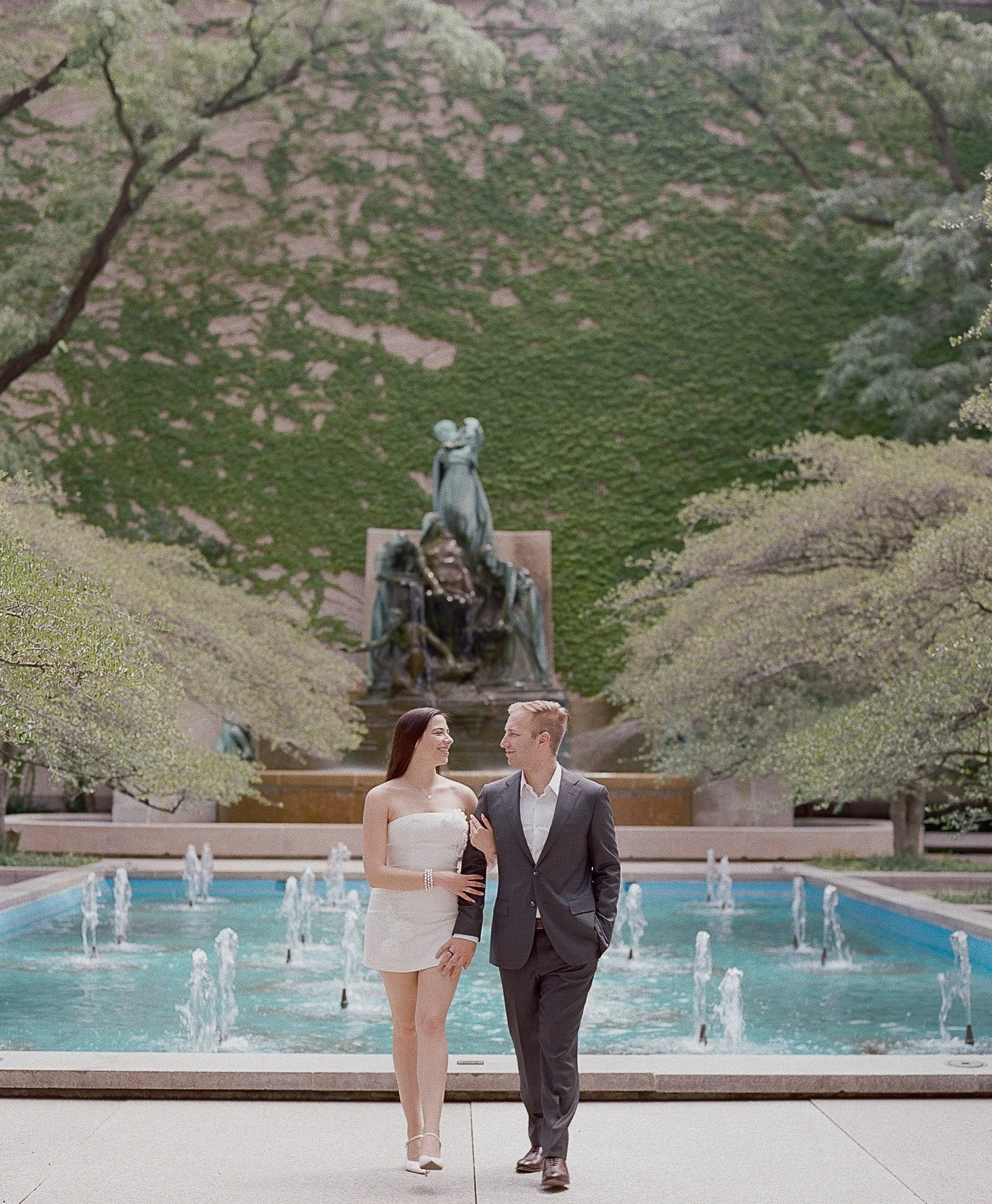 Bonphotage Chicago Art Institute Engagement Photography - Hayley &amp; Adam 