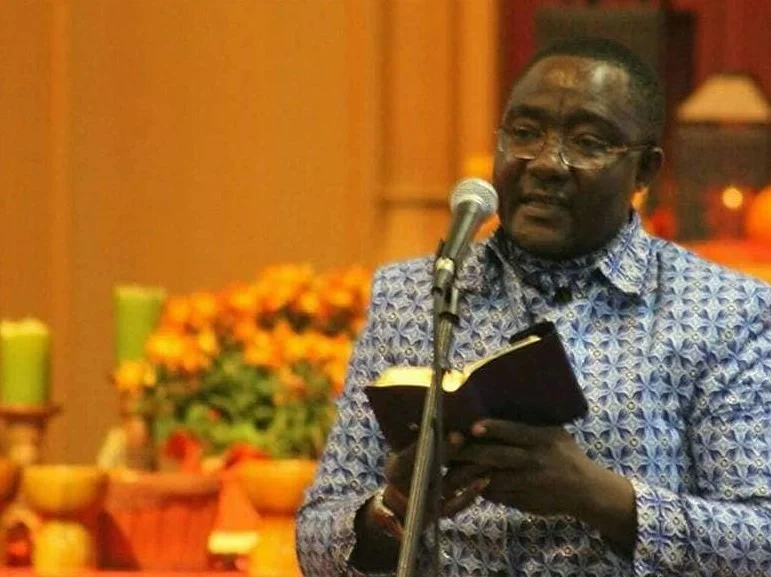 Pastor Salukombo 200.jpg