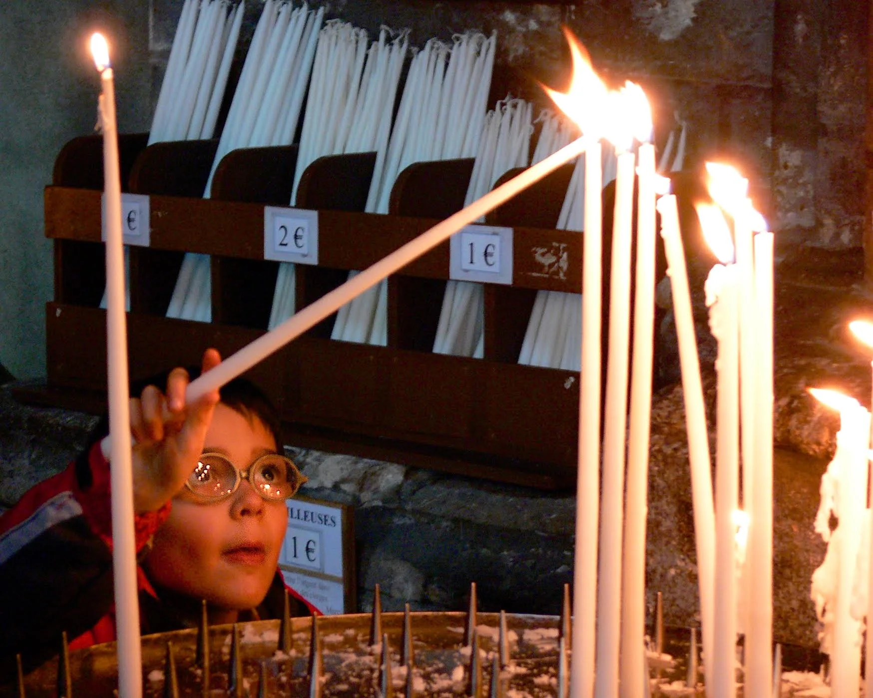 Candle lighting Child - BZ.jpg