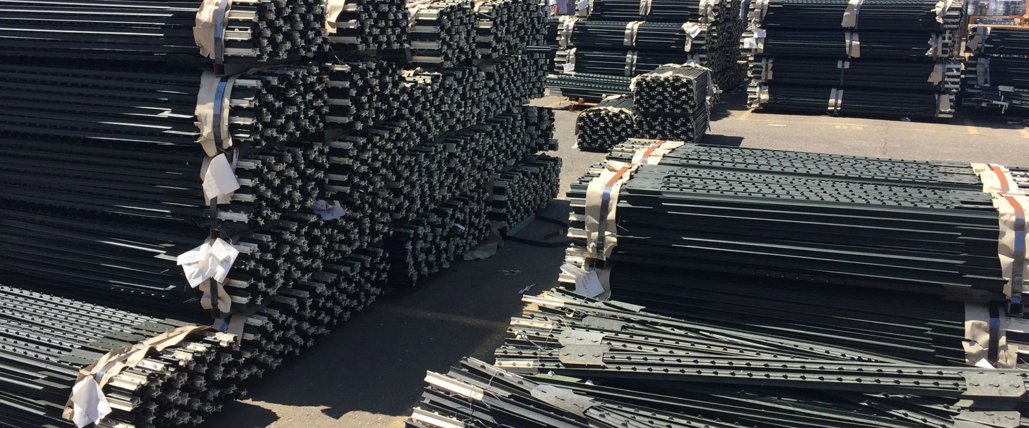 Metal Posts — CDOW Wholesale
