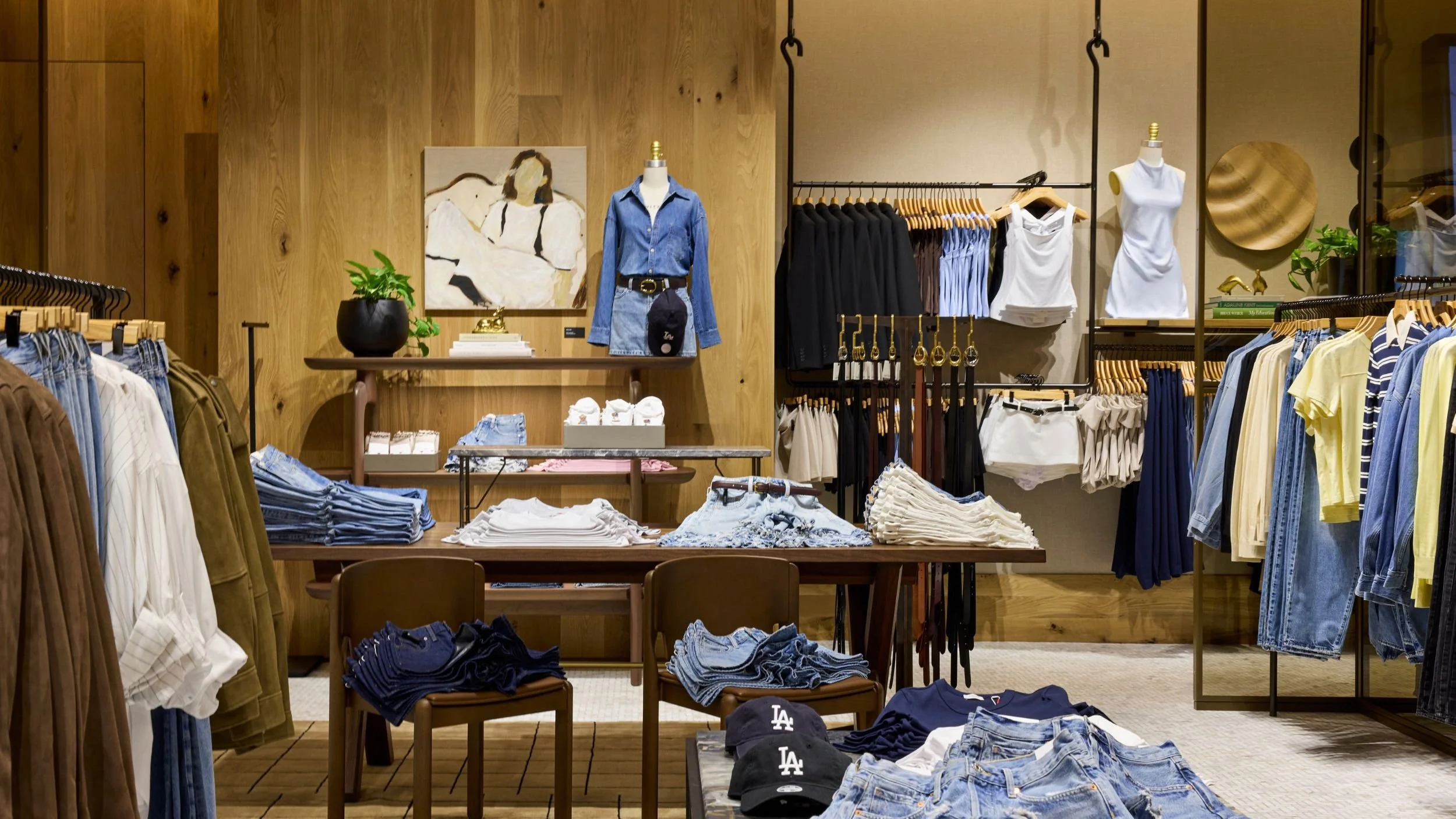 Aritzia Oakridge Park_Web_2500x1406px (3).jpg