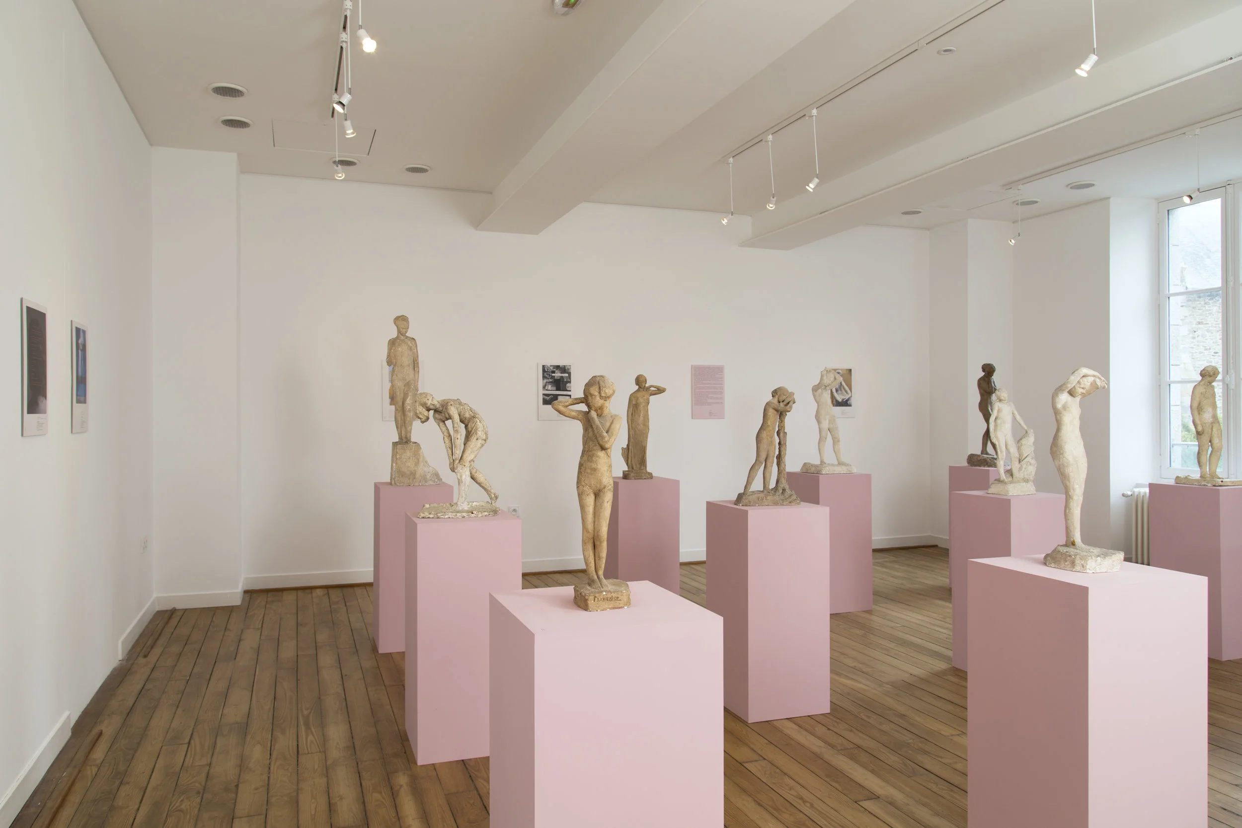 ARMEL BEAUFILS : LE REGARD DES FEMMES, curated by Sharon Kivland, featuring "I Do Not See Myself As I Look at You, (Animation)"..