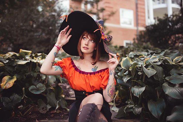Hello it’s me your friendly neighborhood satan worshipper 👻🎃
Photo by @loulouliuuu
Ochako witch costume by me!
.
.
.
#froufroucosplay #bnha #bnhacosplay #ochakocosplay #ochakouraraka #urarakacosplay #urarakaochako #myheroacademia #myheroacademiacosplay #bokunoheroacademia #bokunoheroacademiacosplay #animeusa #animeusa2018 #ausa2018 #cosplayersofinstagram #newenglandcosplayer #happyhalloween #witchcosplay #ochakowitch