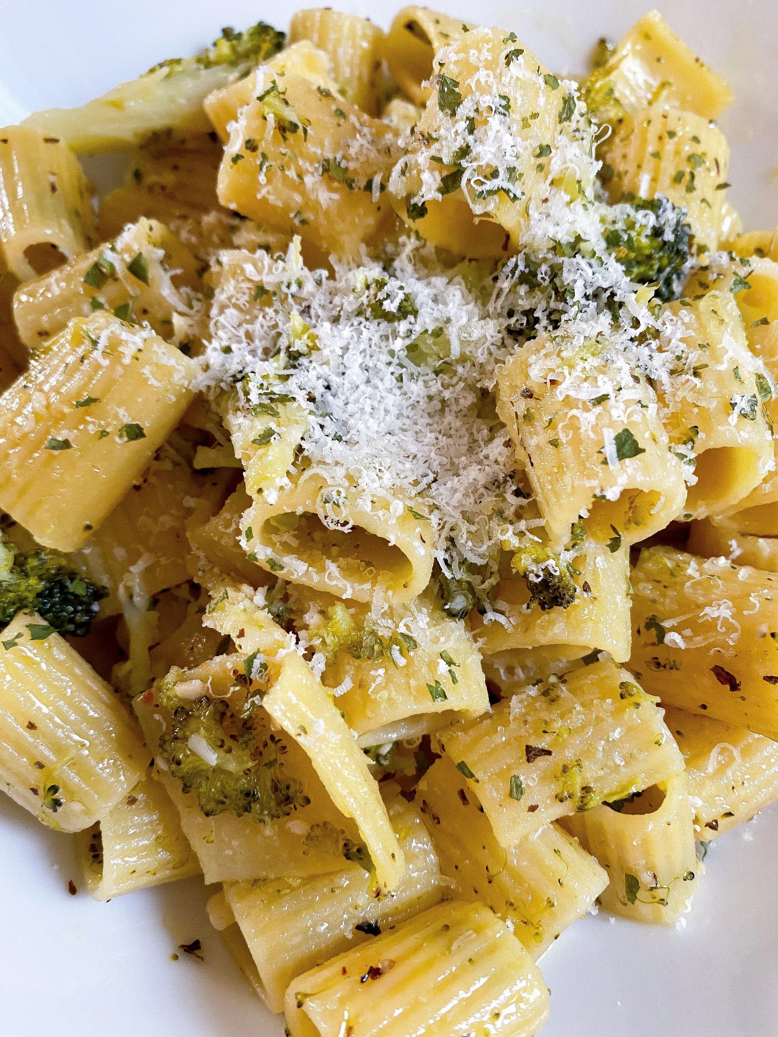 Simple Pasta with Oil and Garlic