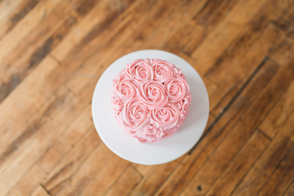 one year cake smash session | baby girl | first birthday | natural light studio