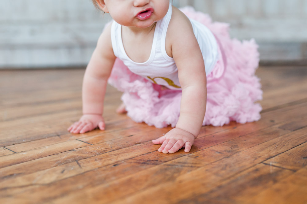 one year cake smash session | baby girl | first birthday | natural light studio