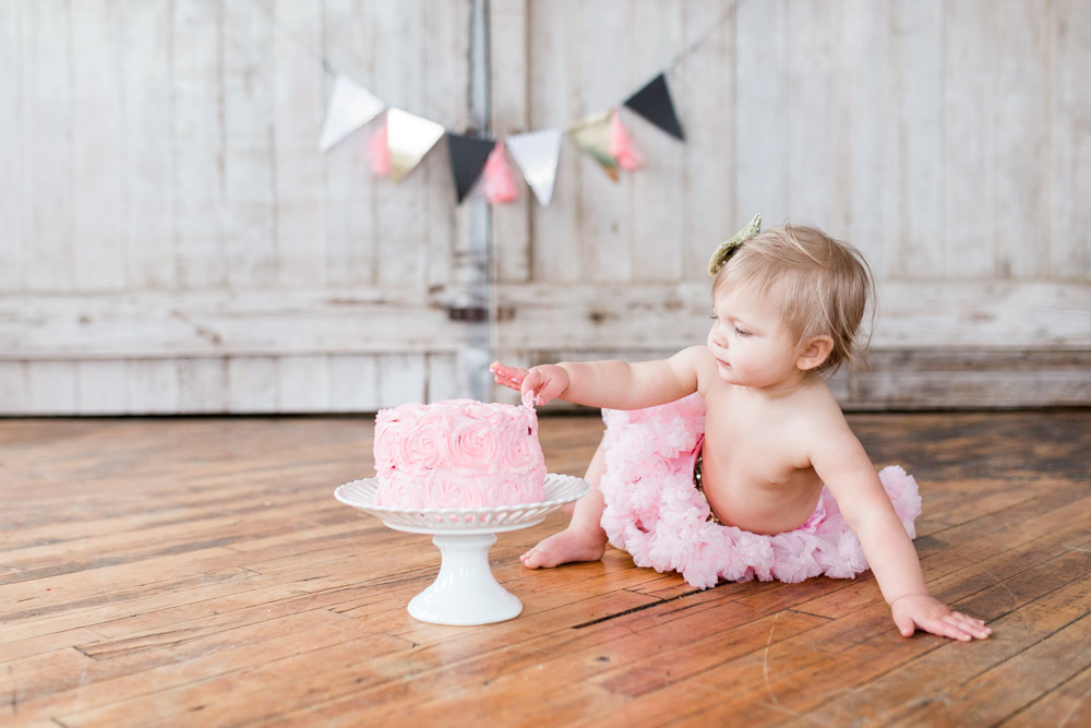 one year cake smash session | baby girl | first birthday | natural light studio