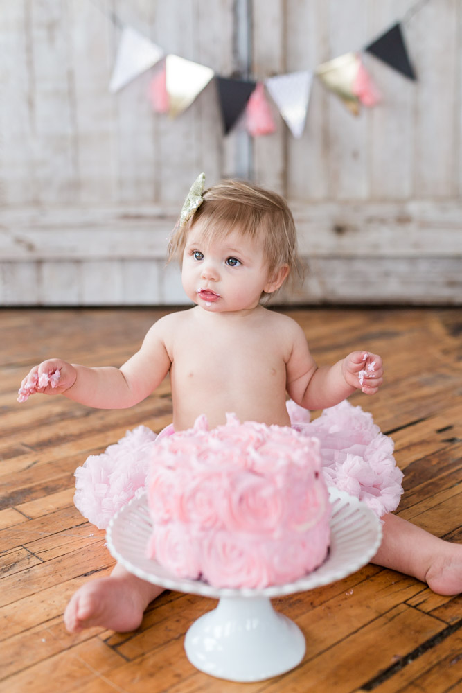 one year cake smash session | baby girl | first birthday | natural light studio