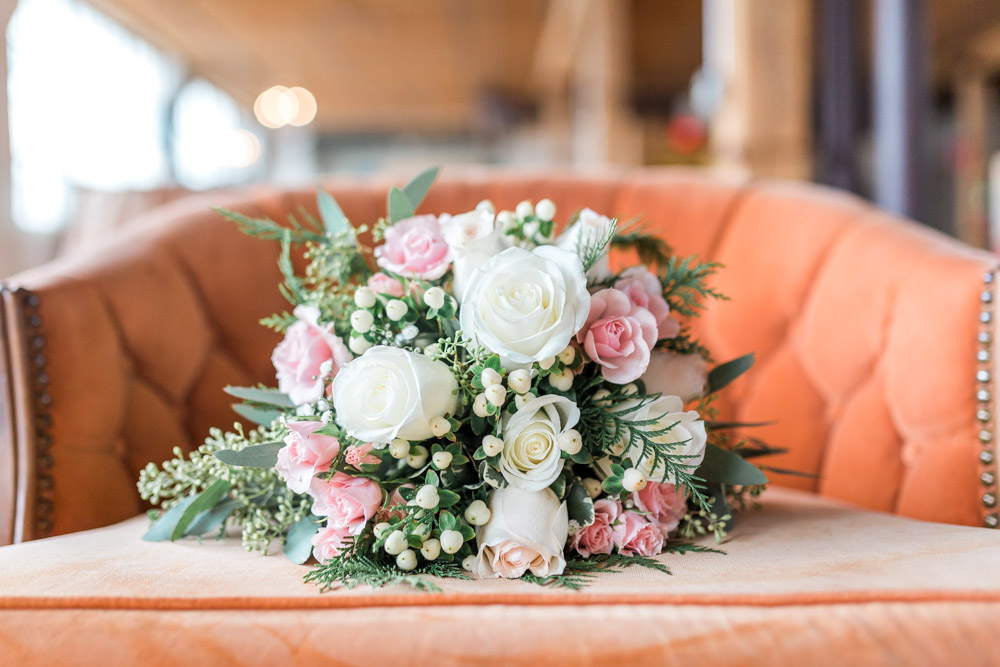 winter wedding | great gatsby wedding | vintage flair wedding | DIY | wedding details | art deco wedding | michigan wedding | bridal bouquet
