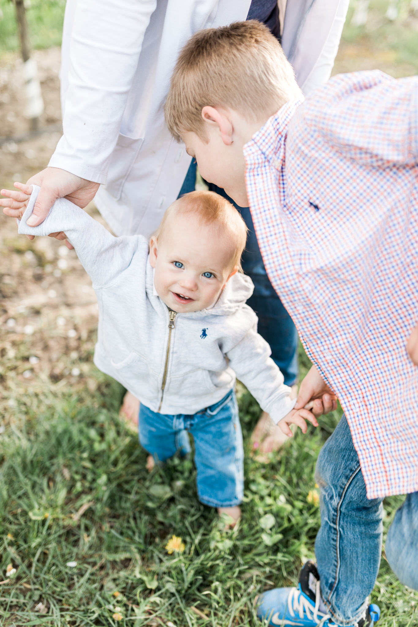 Family Mini Session | Brothers | What to Wear | Family Photos | Orchard with Spring Blooms | Laurenda Marie Photography