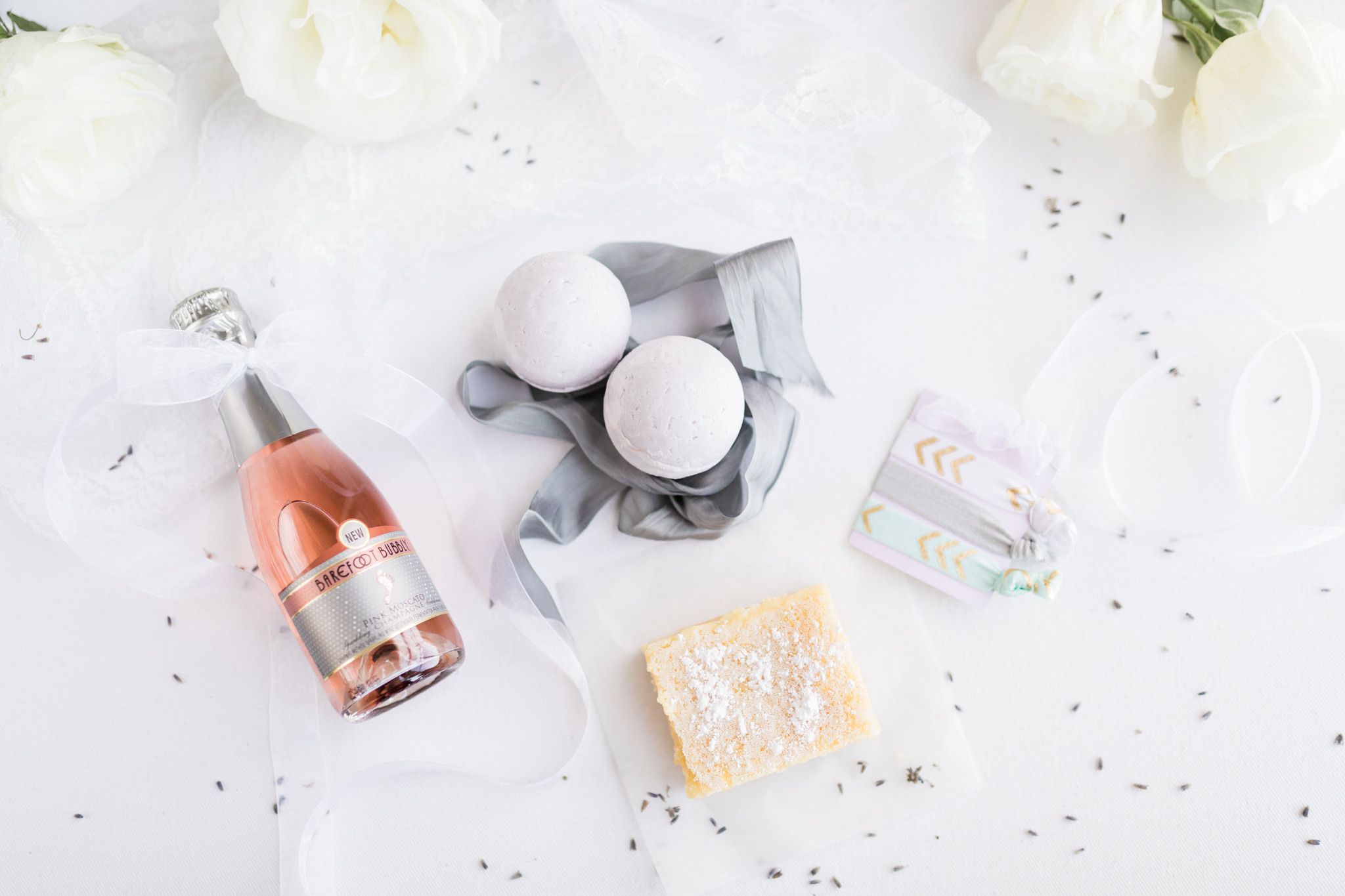 Bridal party gift | DIY Gift Basket | Homemade Lemon Bars | Homemade Bath Bombs