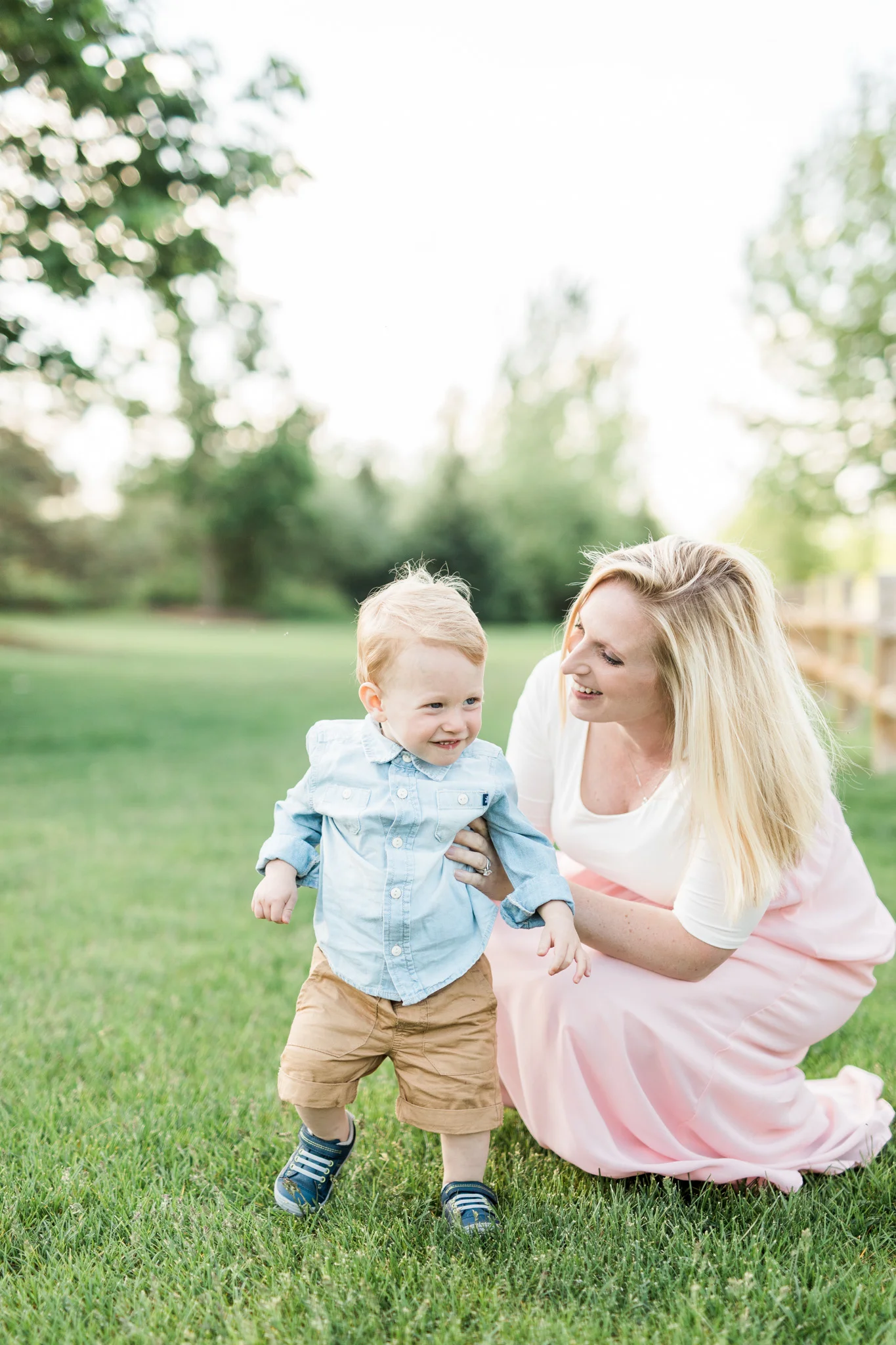 Mommy and Me | What to Wear | Light and Airy Wardrobe | Pregnant | Maternity | West Michigan Maternity Photographer