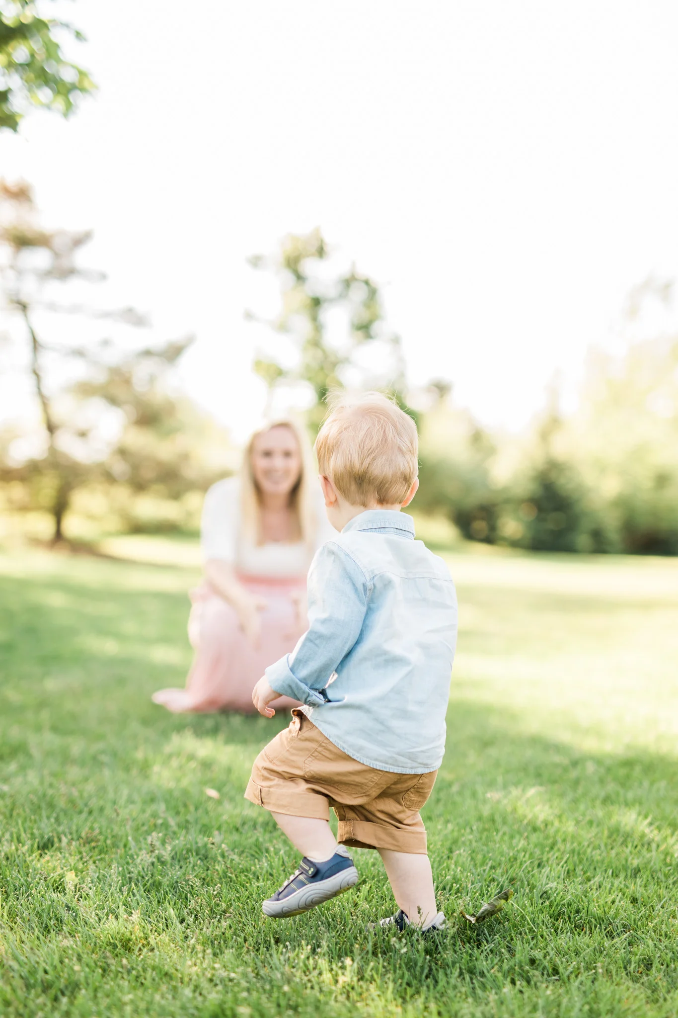 Mommy and Me | What to Wear | Light and Airy Wardrobe | Pregnant | Maternity | West Michigan Maternity Photographer