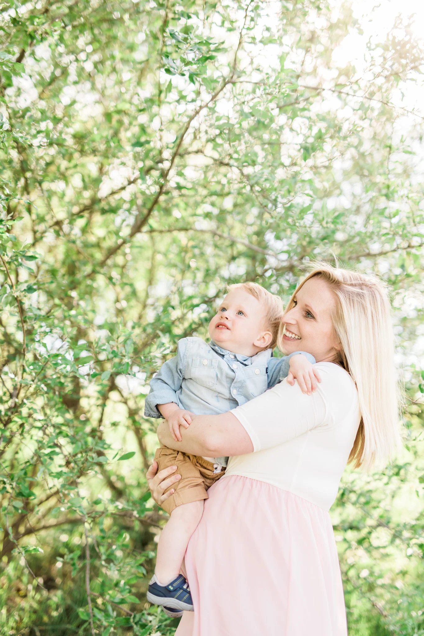 Mommy and Me | What to Wear | Light and Airy Wardrobe | Pregnant | Maternity | West Michigan Maternity Photographer