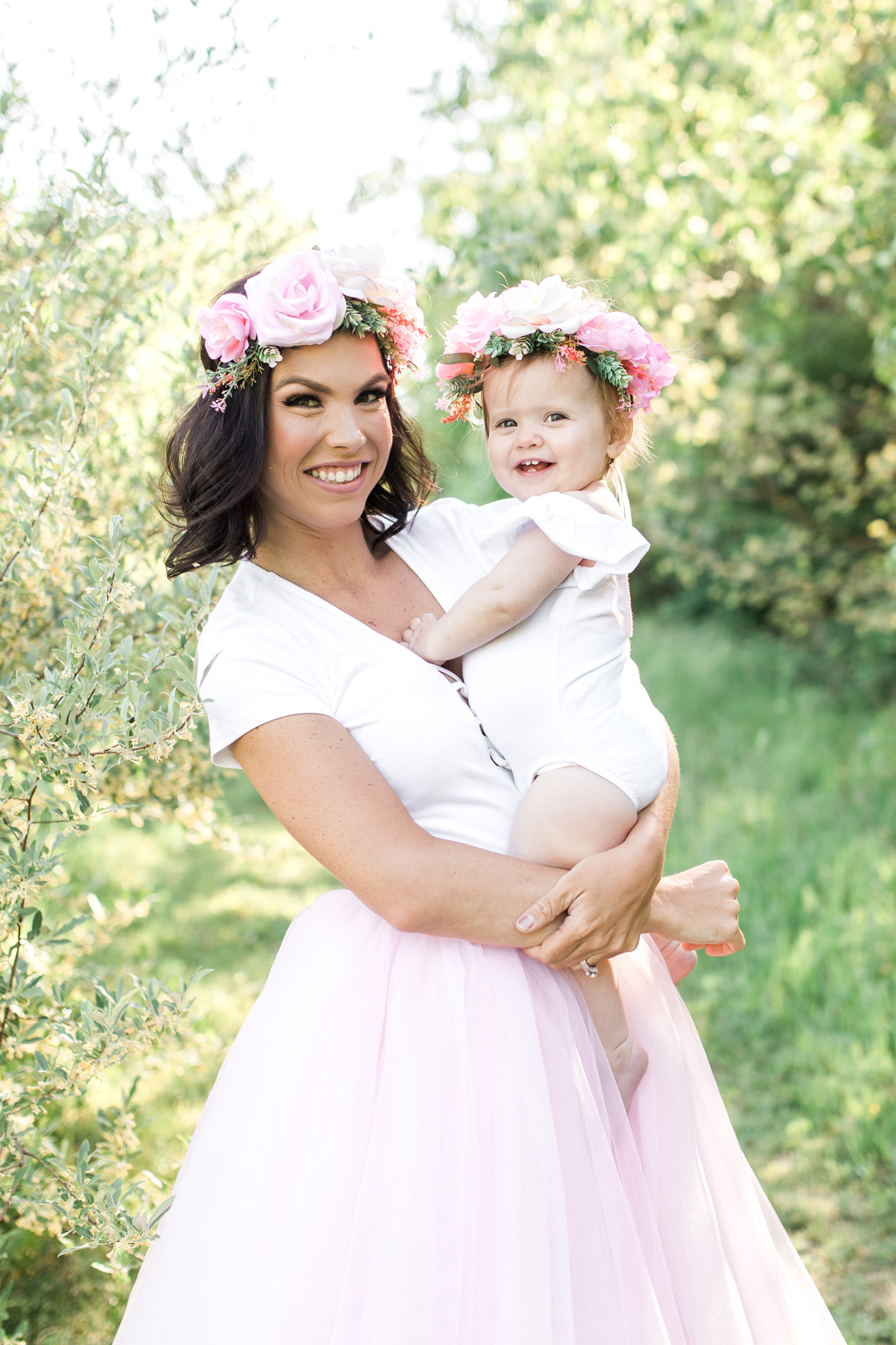 First Birthday Photos | Baby girl | Pink tutu | Cake Smash | Family Photos | Flower crown | What to Wear | Intersex Variation