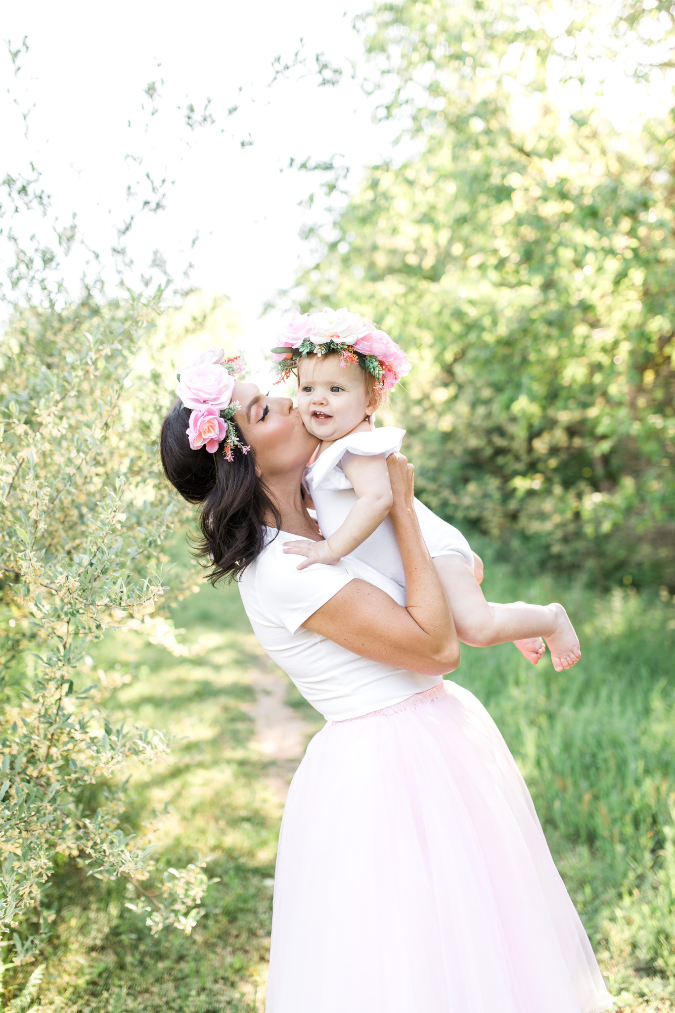 First Birthday Photos | Baby girl | Pink tutu | Cake Smash | Family Photos | Flower crown | What to Wear | Intersex Variation