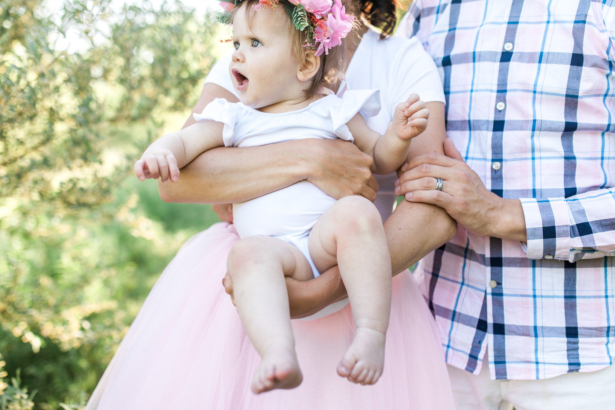 First Birthday Photos | Baby girl | Pink tutu | Cake Smash | Family Photos | Flower crown | What to Wear | Intersex Variation